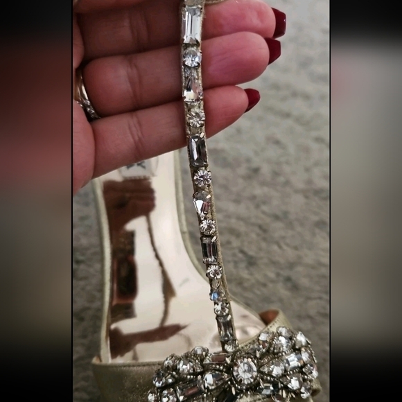 Badgley Mischka Womens Gold Pascale T Strap Rhinestone Heel 7.5 - Picture 12 of 15